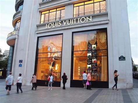 louis vuitton outlet store near me